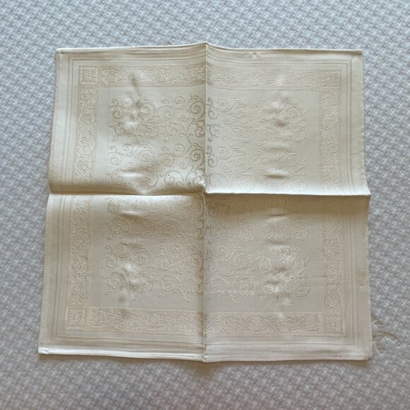 NIB Classic Vintage Irish Tablecloth and Napkin Set Gold - Picture 6 of 12